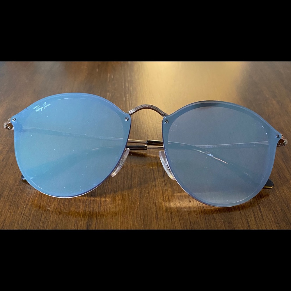 Ray-Ban Mirrored Sunglasses